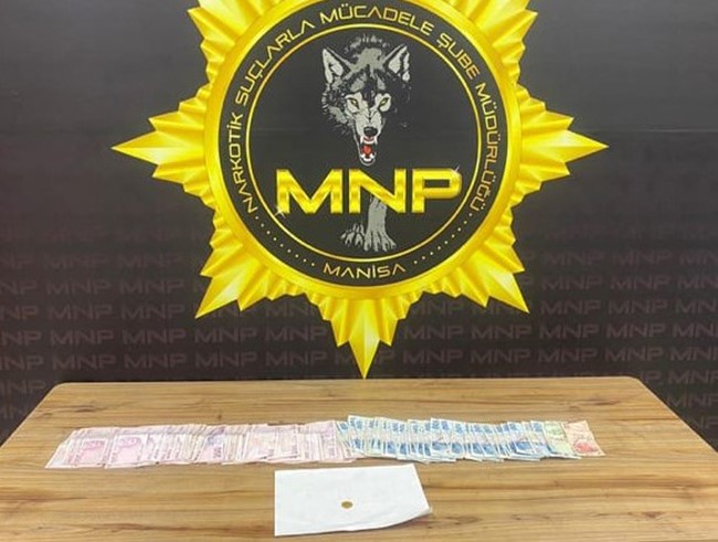 Araçta binlerce sentetik hap ele geçirildi
