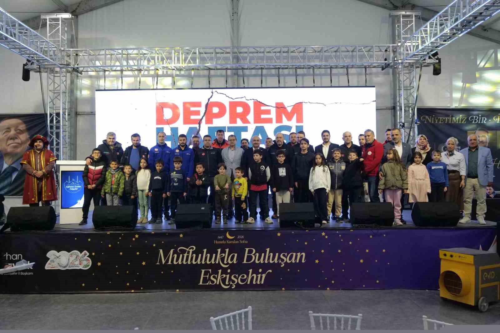 Arama kurtarma ekipleri iftar çadırında ağırlandı
