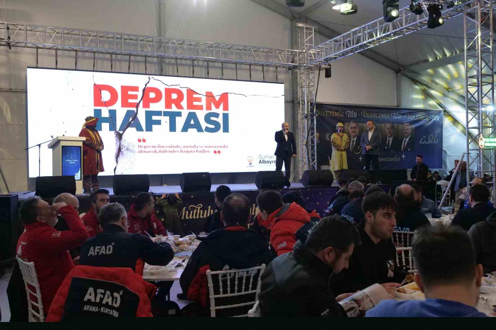 Arama kurtarma ekipleri iftar çadırında ağırlandı
