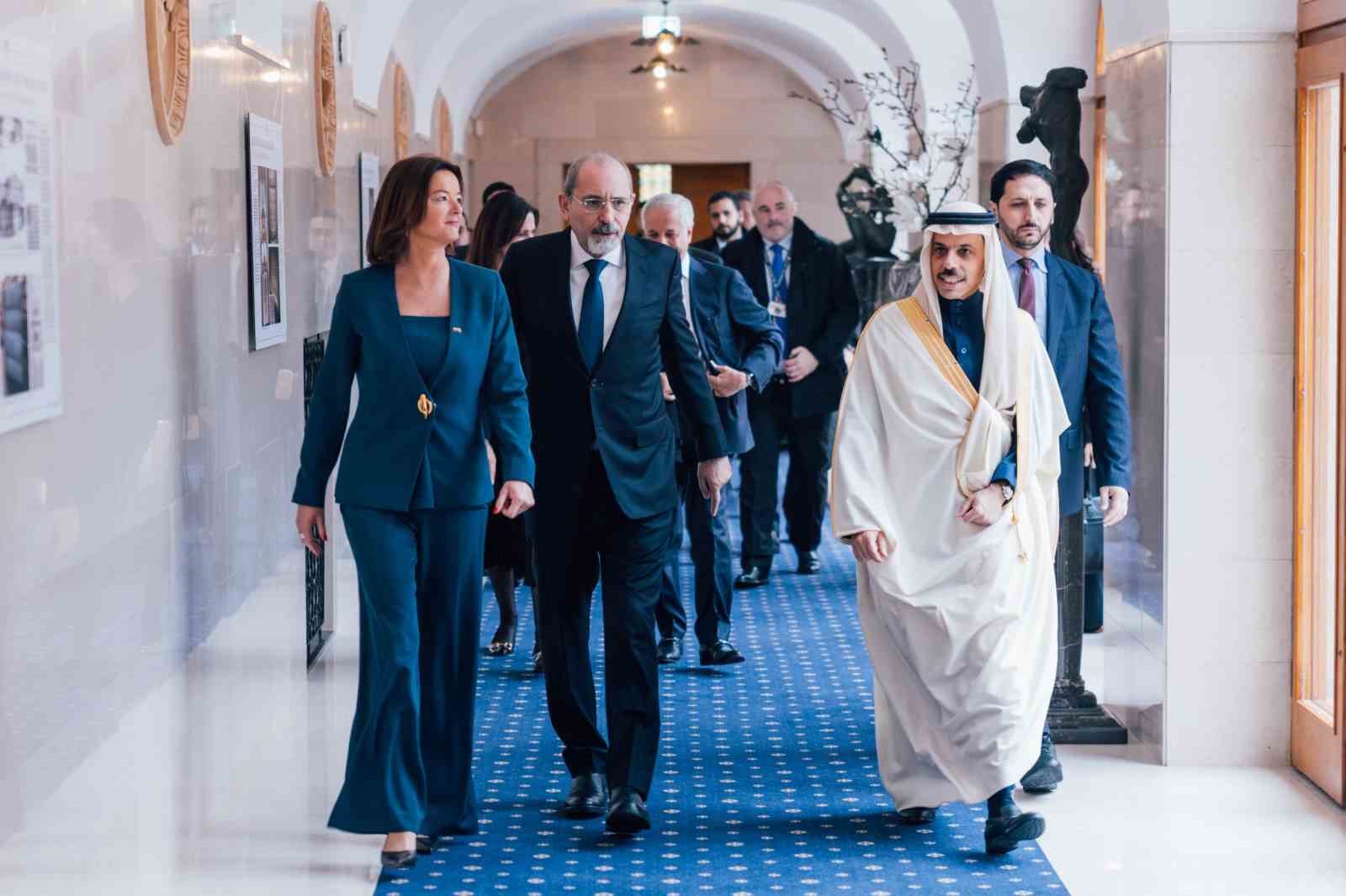 Arap-İslam Bakanlar Komitesi, Slovenya Dışişleri Bakanı ile görüştü
