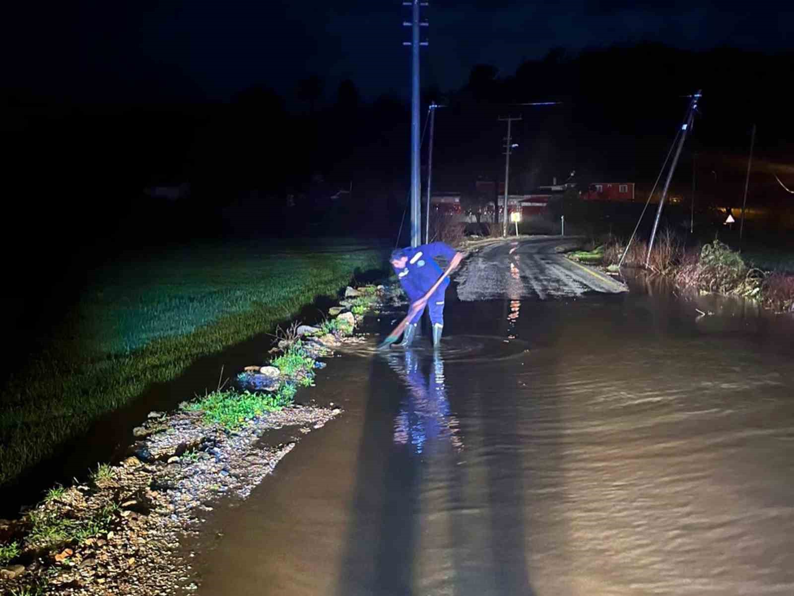 Aras çifti sabaha kadar yağmur mesaisi yaptı
