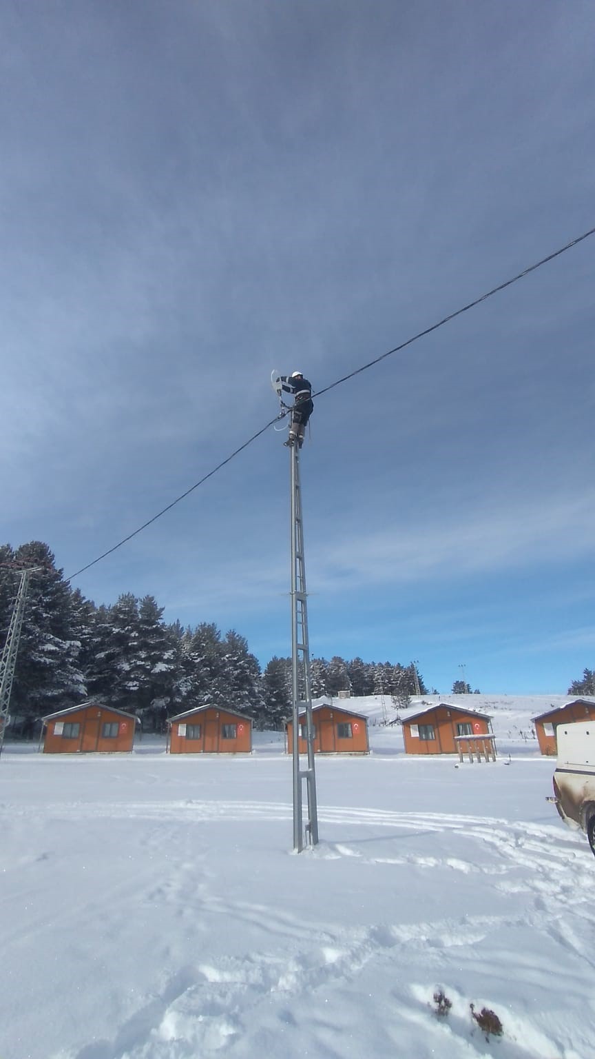 Aras EDAŞ’tan yeni yıla kesintisiz enerji mesaisi
Aras EDAŞ’tan yeni yıla kesintisiz enerji mesaisi
