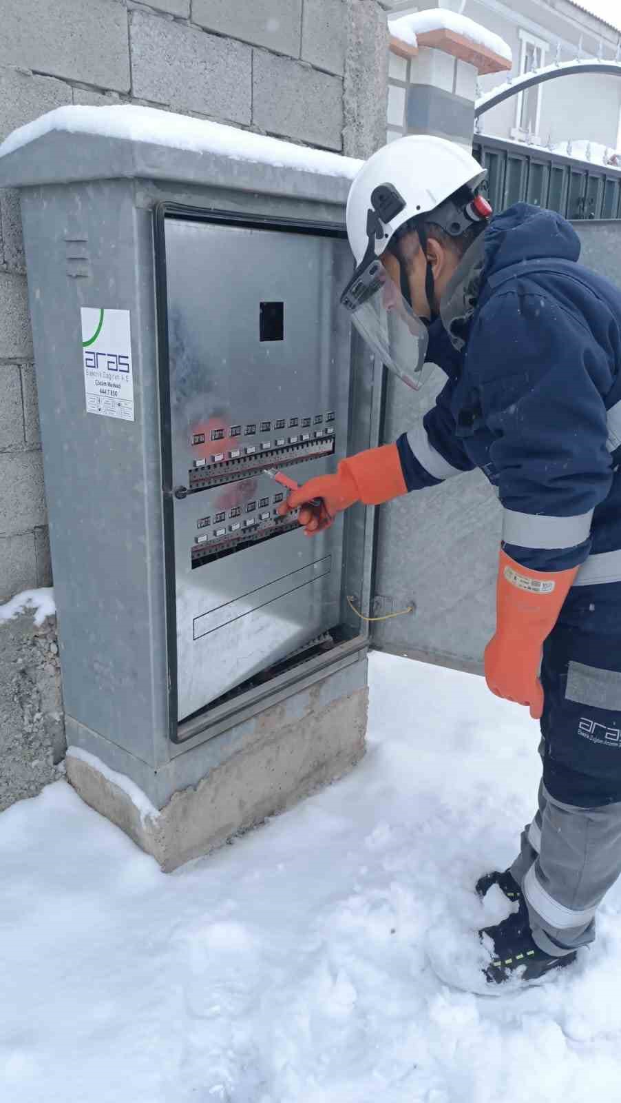 Aras Elektrik; "Bayram boyunca kesintisiz enerji için sahadayız"
