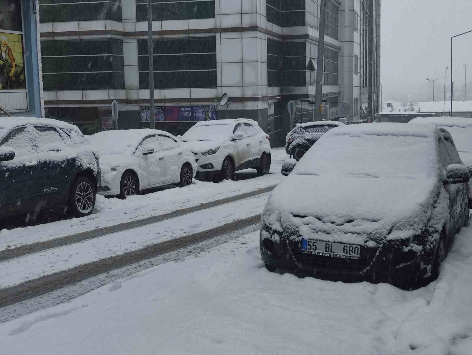 Ardahan’a kış geri geldi
