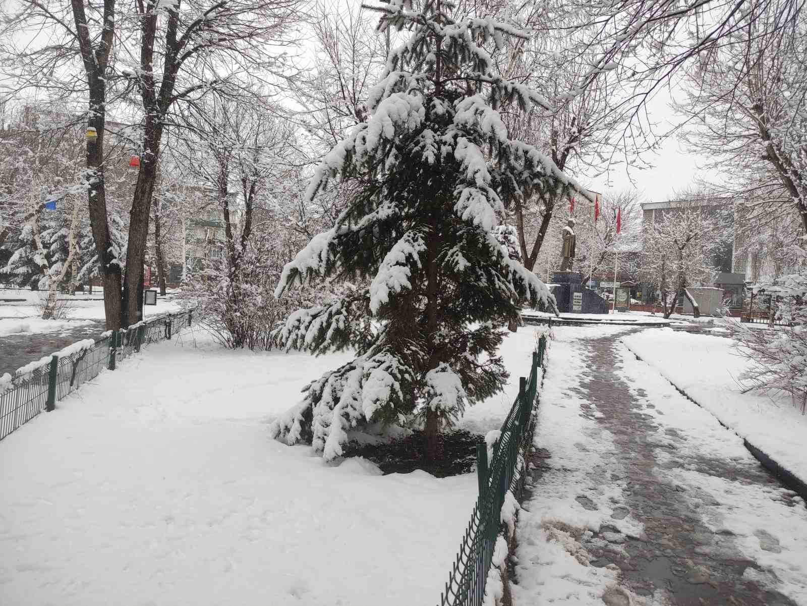 Ardahan’a kış geri geldi
