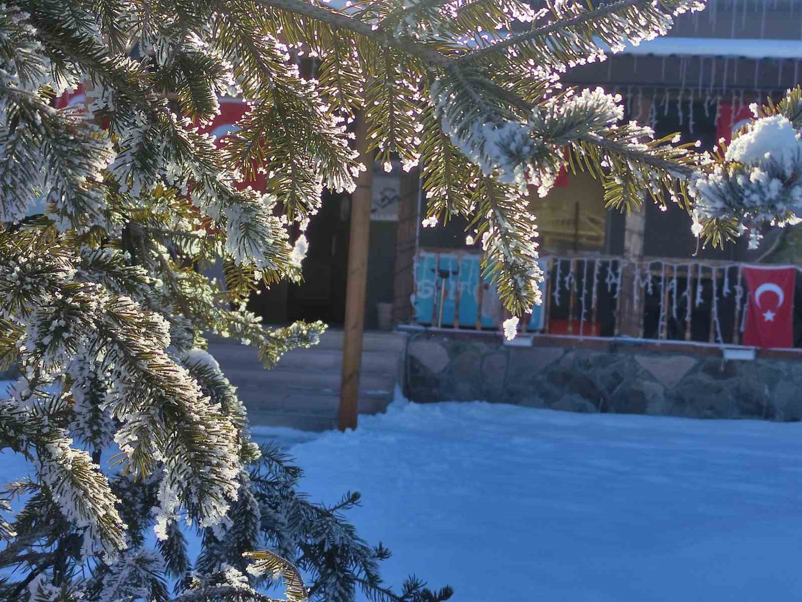 Ardahan’da Sibirya soğukları başladı, Göle eksi 36’yı gördü
