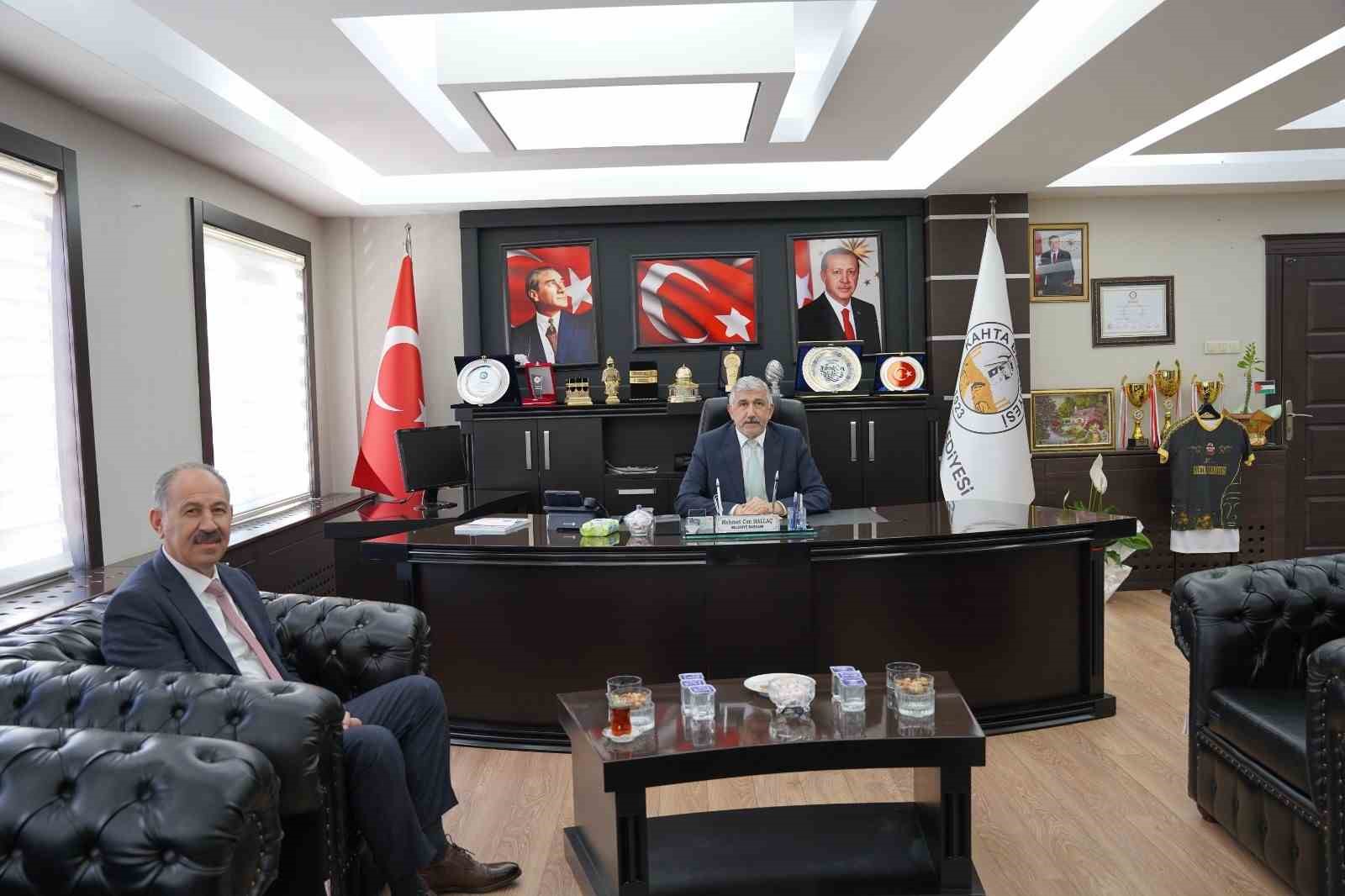 Ardeş Belediye Arpaçay’dan Kahta Belediyesine ziyaret
Ardeş Belediye Arpaçay’dan Kahta Belediyesine ziyaret