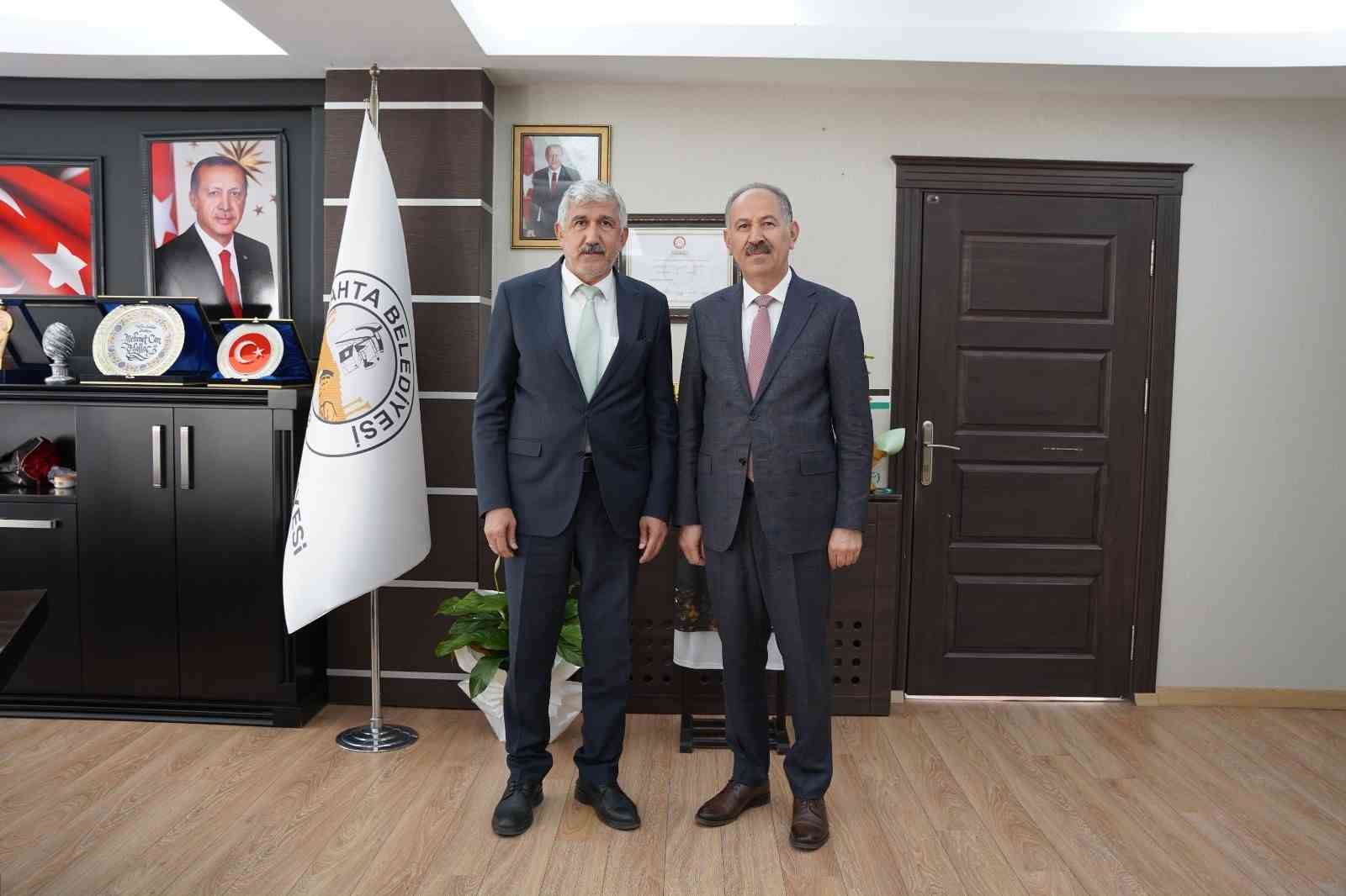 Ardeş Belediye Arpaçay’dan Kahta Belediyesine ziyaret
Ardeş Belediye Arpaçay’dan Kahta Belediyesine ziyaret