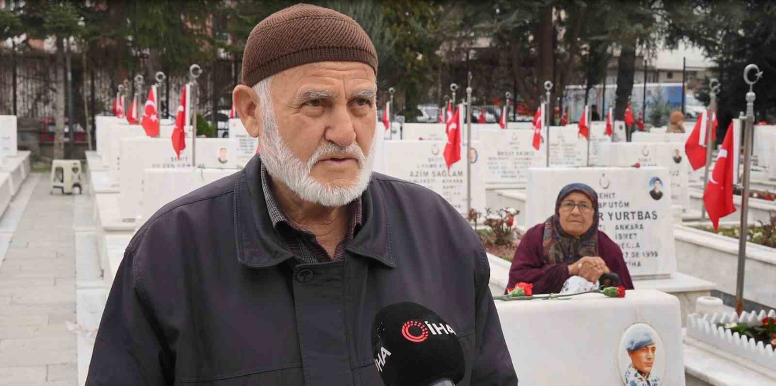 Arefe gününde Cebeci Askeri Şehitliği’ni ziyaret eden aileler şehitlerin kabirleri başında dua etti
