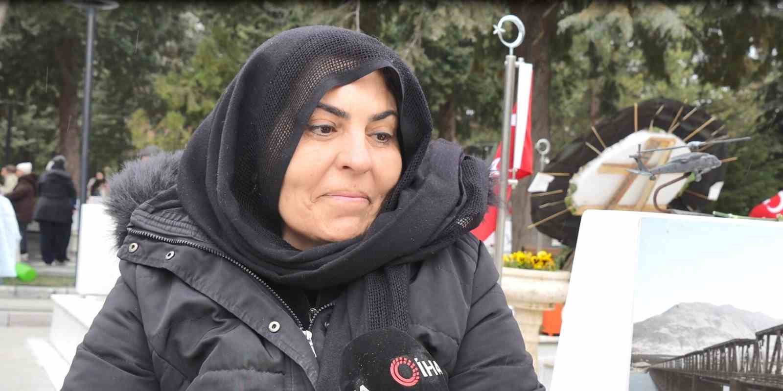 Arefe gününde Cebeci Askeri Şehitliği’ni ziyaret eden aileler şehitlerin kabirleri başında dua etti
