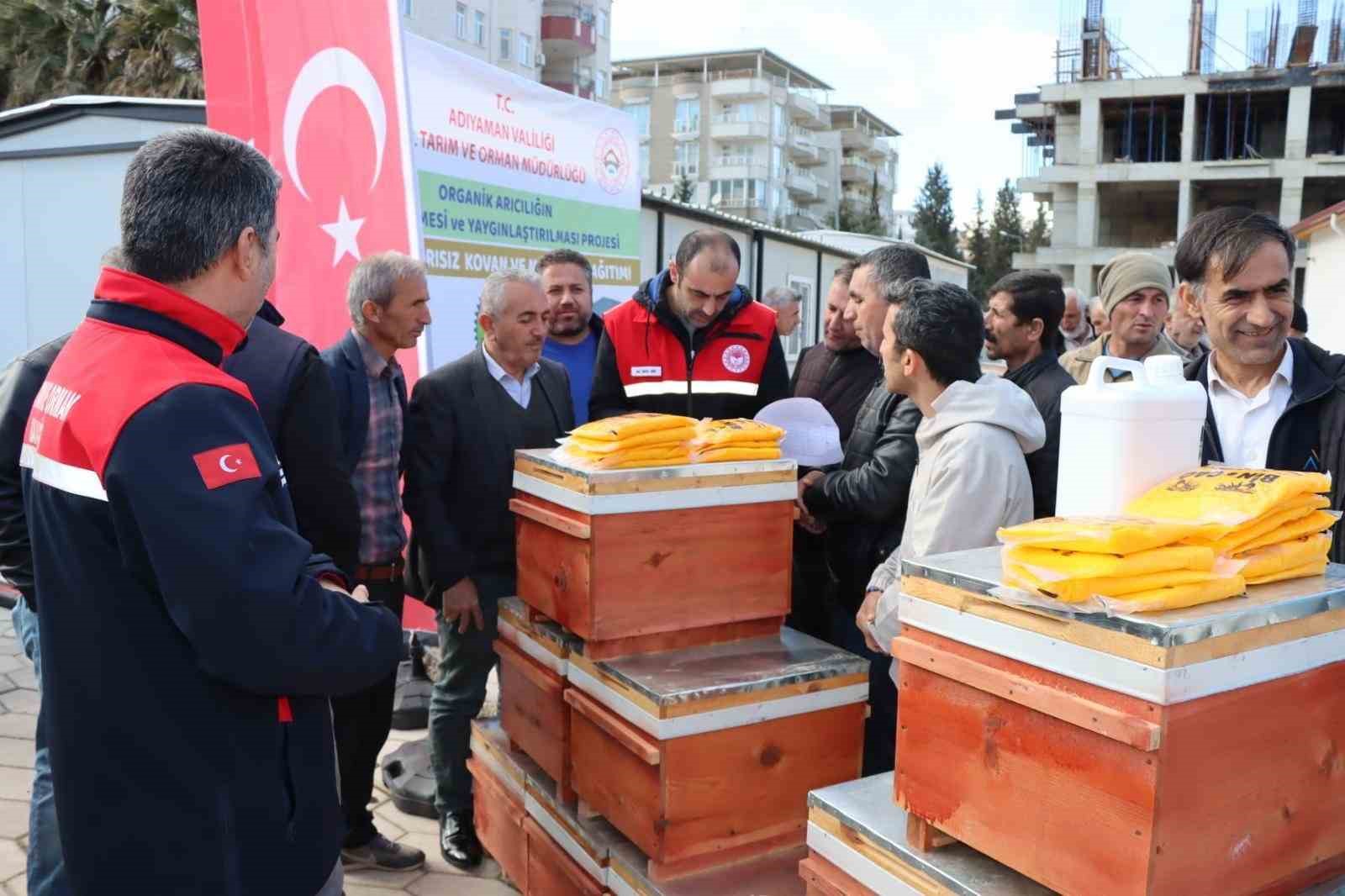 Arıcılara organik arısız 494 kovan dağıtıldı
