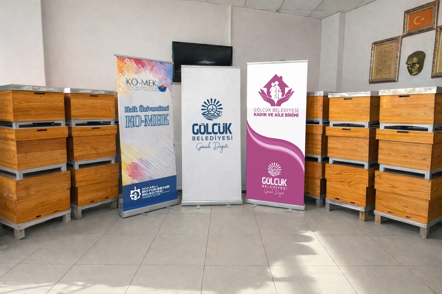 Arıcılık kursiyerlerine kovan desteği
