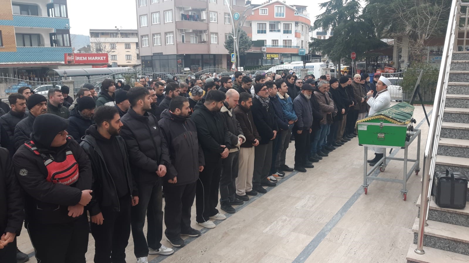 Arkadaşı tarafından bıçaklanarak öldüren genç toprağa verildi
