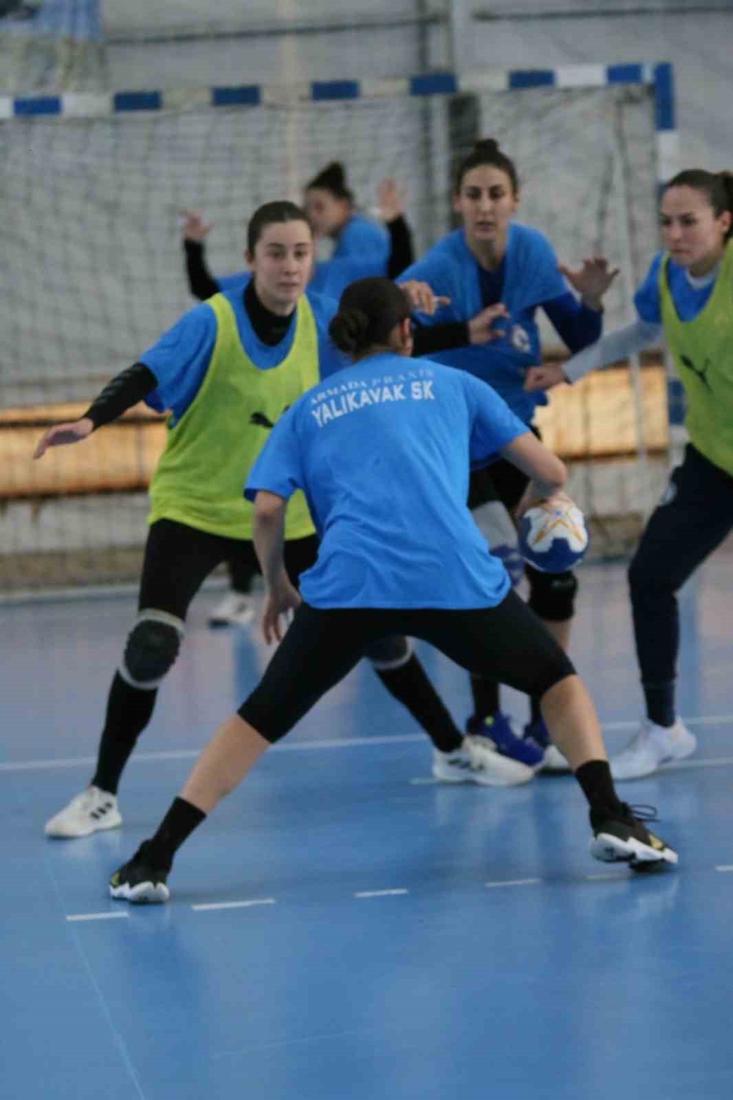 Armada Praxis Yalıkavakspor, Trabzon deplasmanı öncesi hazırlıklarını sürdürüyor
Armada Praxis Yalıkavakspor, Trabzon deplasmanı öncesi hazırlıklarını sürdürüyor