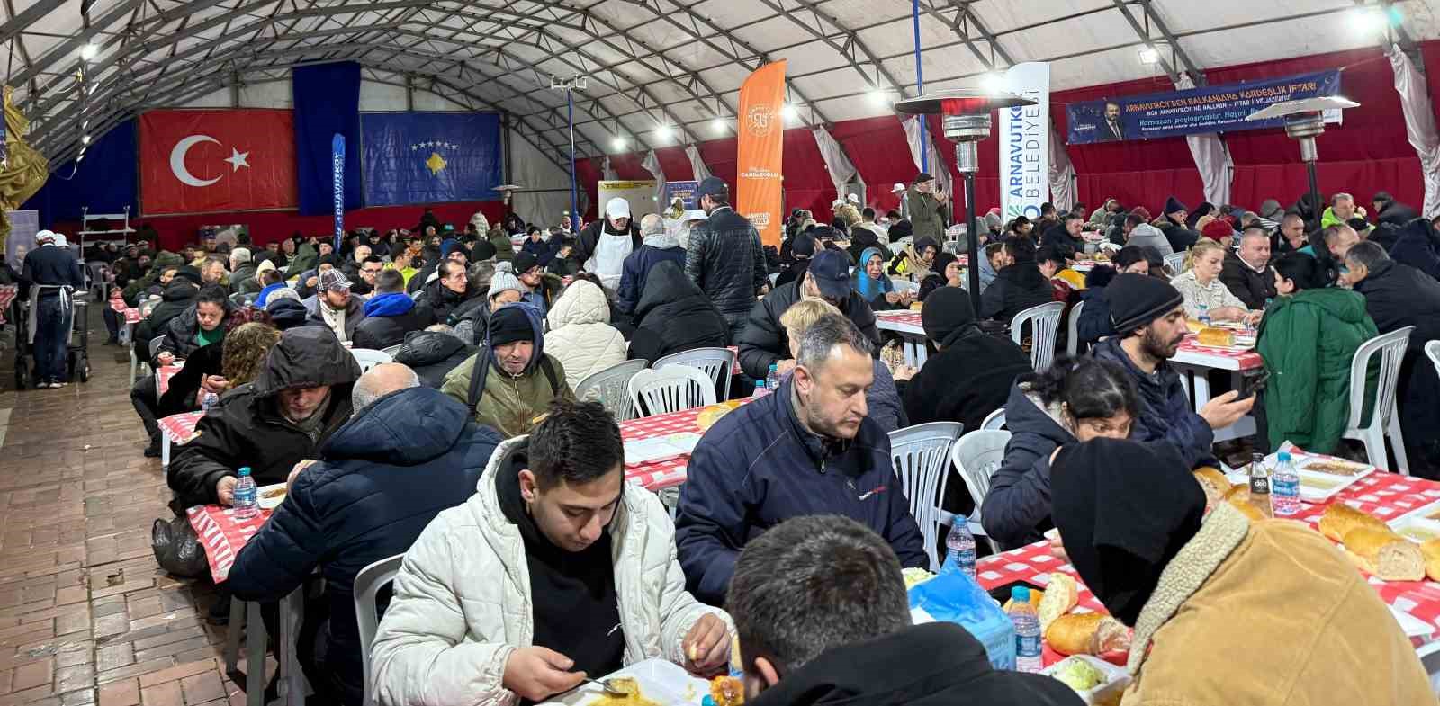 Arnavutköy Belediyesi’nden Kosova’da bin 500 kişilik "Kardeşlik Sofrası"
