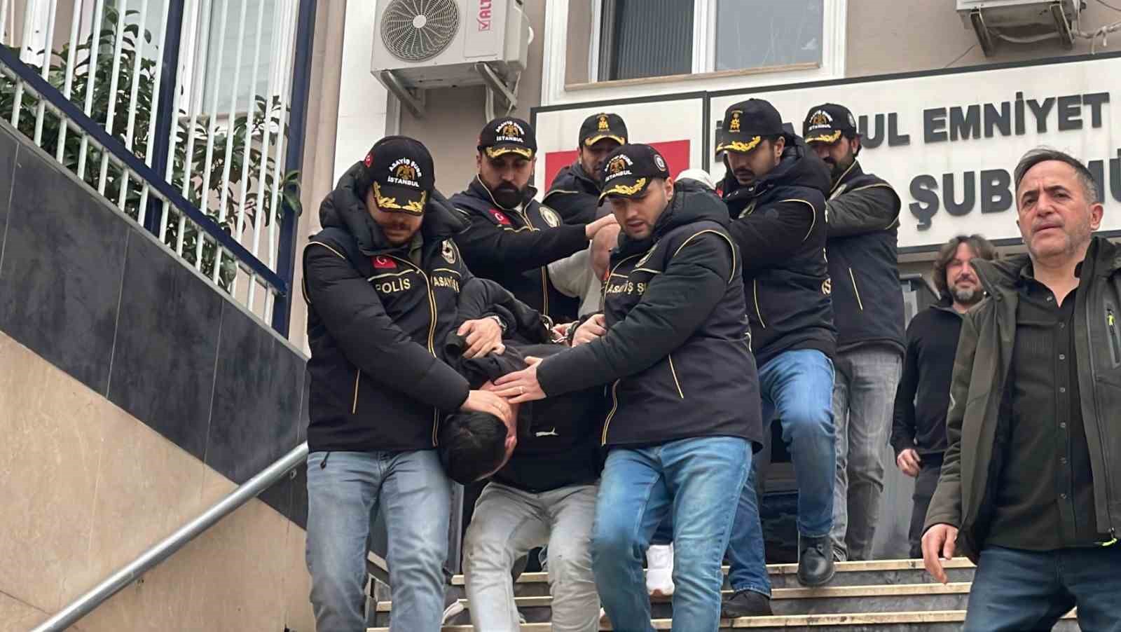 Arnavutköy’de araçta ceset bulunmuştu, korkunç cinayetin detayları ortaya çıktı
Arnavutköy’de araçta ceset bulunmuştu, korkunç cinayetin detayları ortaya çıktı