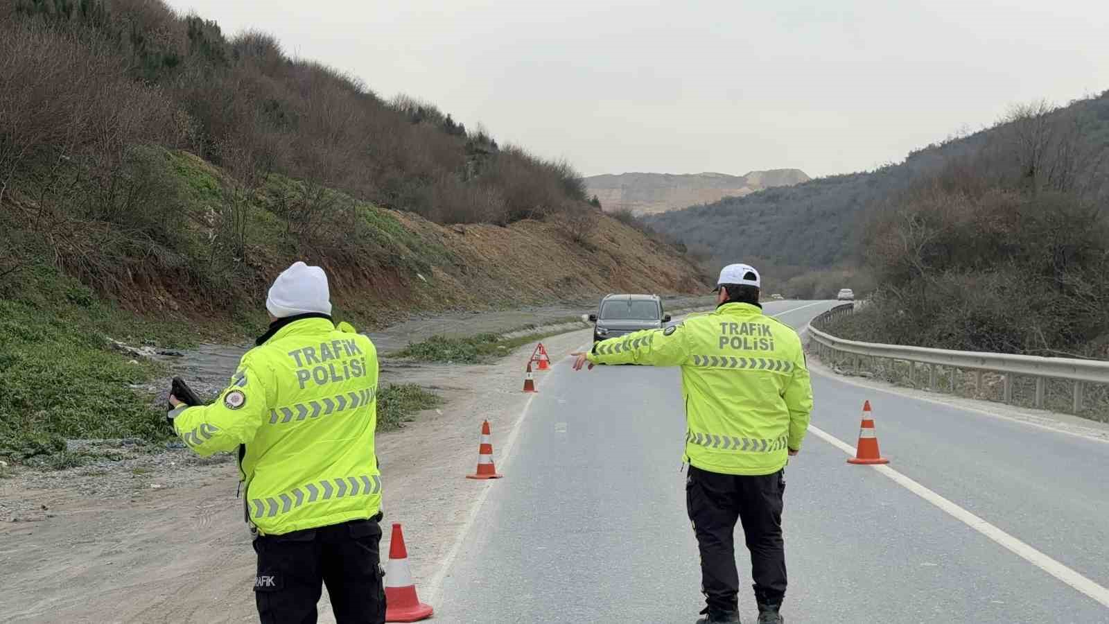 Arnavutköy’de drone destekli trafik denetimi: Hatalı sollama yapma ve ehliyetsiz araç kullanımına toplamda 96 bin 314 TL ceza
