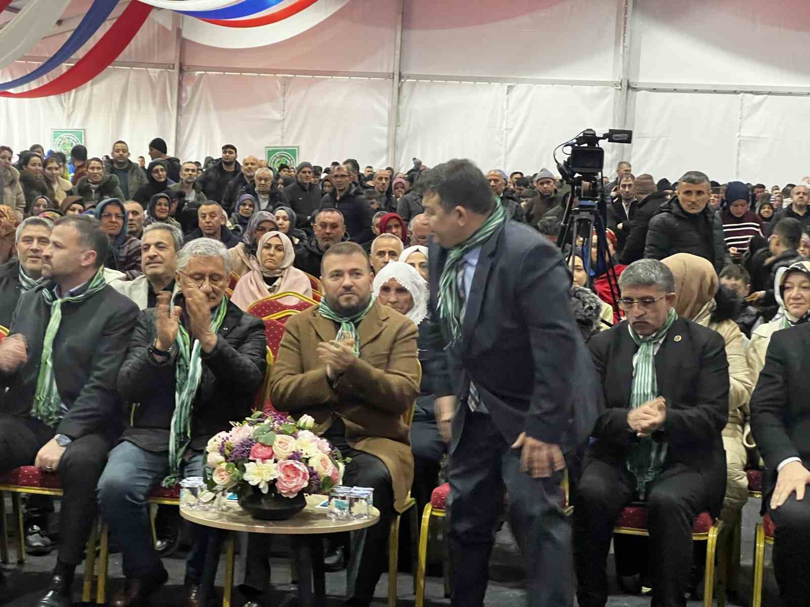 Arnavutköy’de hamsi ve horon coşkusu
