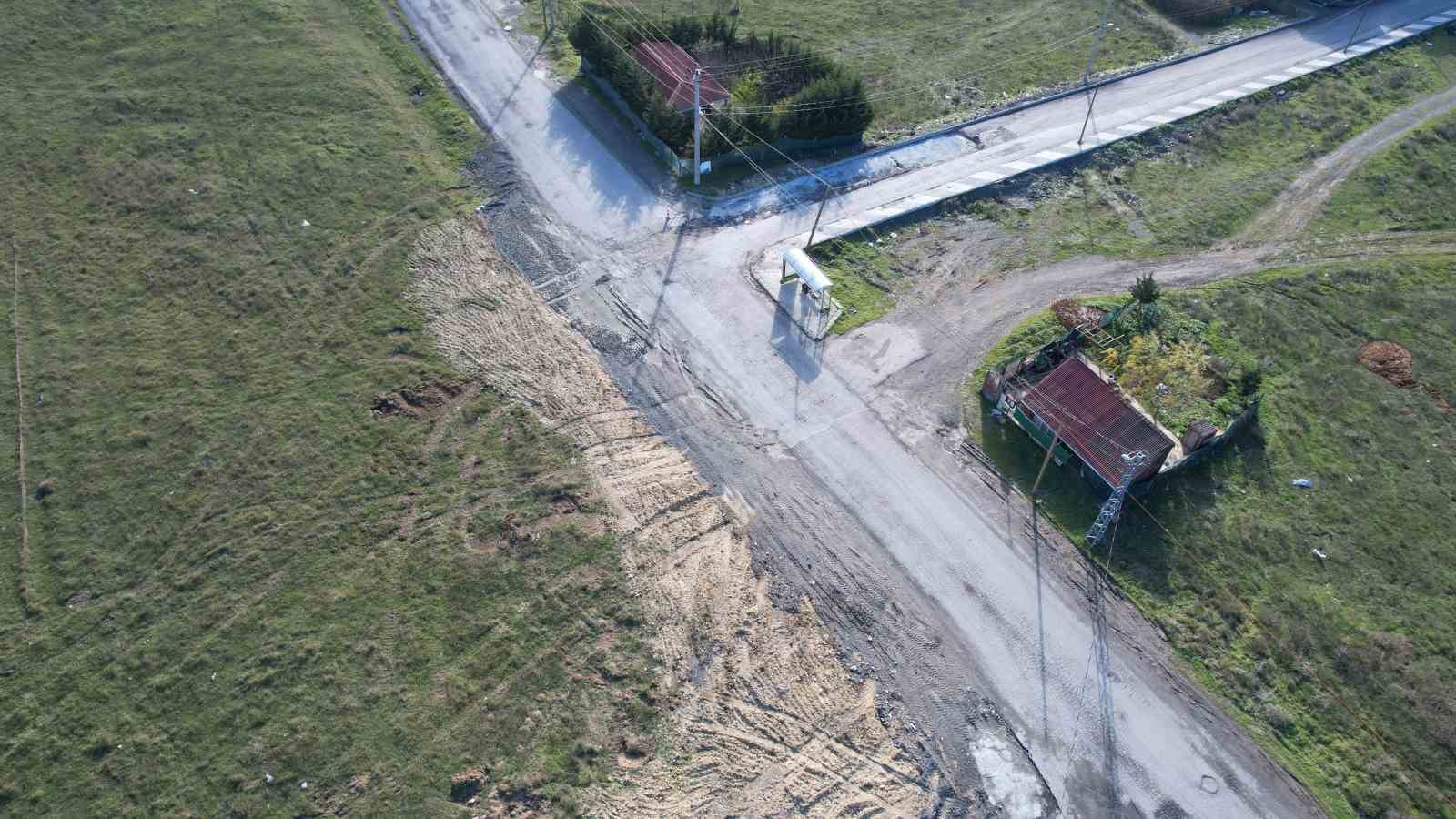 Arnavutköy’de İSKİ çalışması yarım kaldı: Mahalleli çileden çıktı
