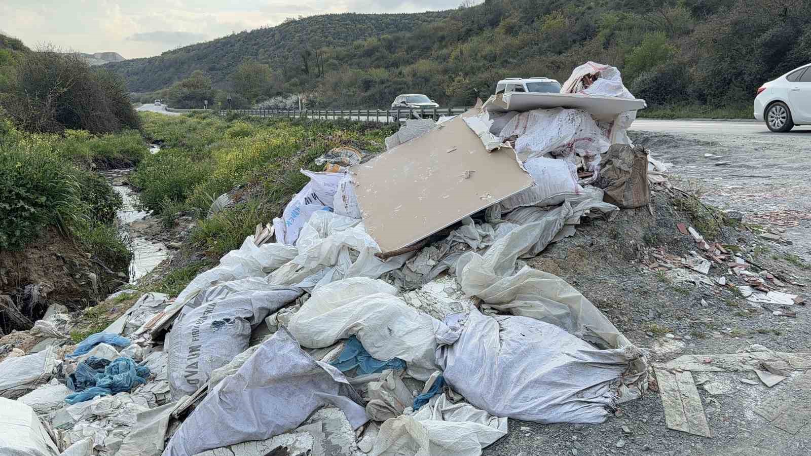 Arnavutköy’de kaçak döküme suçüstü: 62 bin 246 TL ceza kesildi
