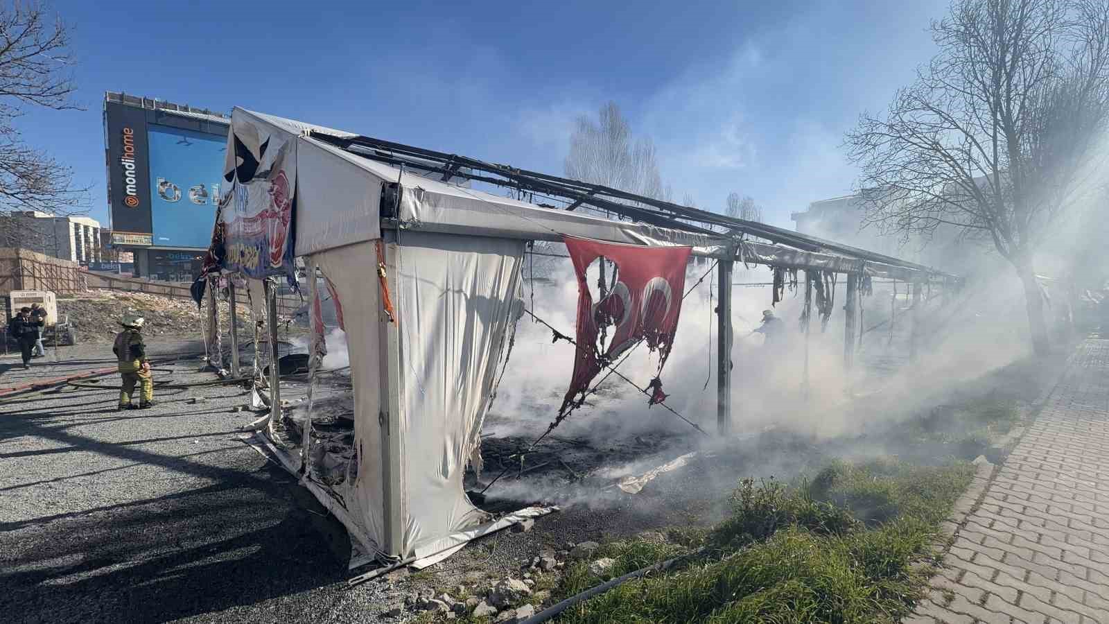 Arnavutköy’de MHP’nin iftar çadırında yangın
