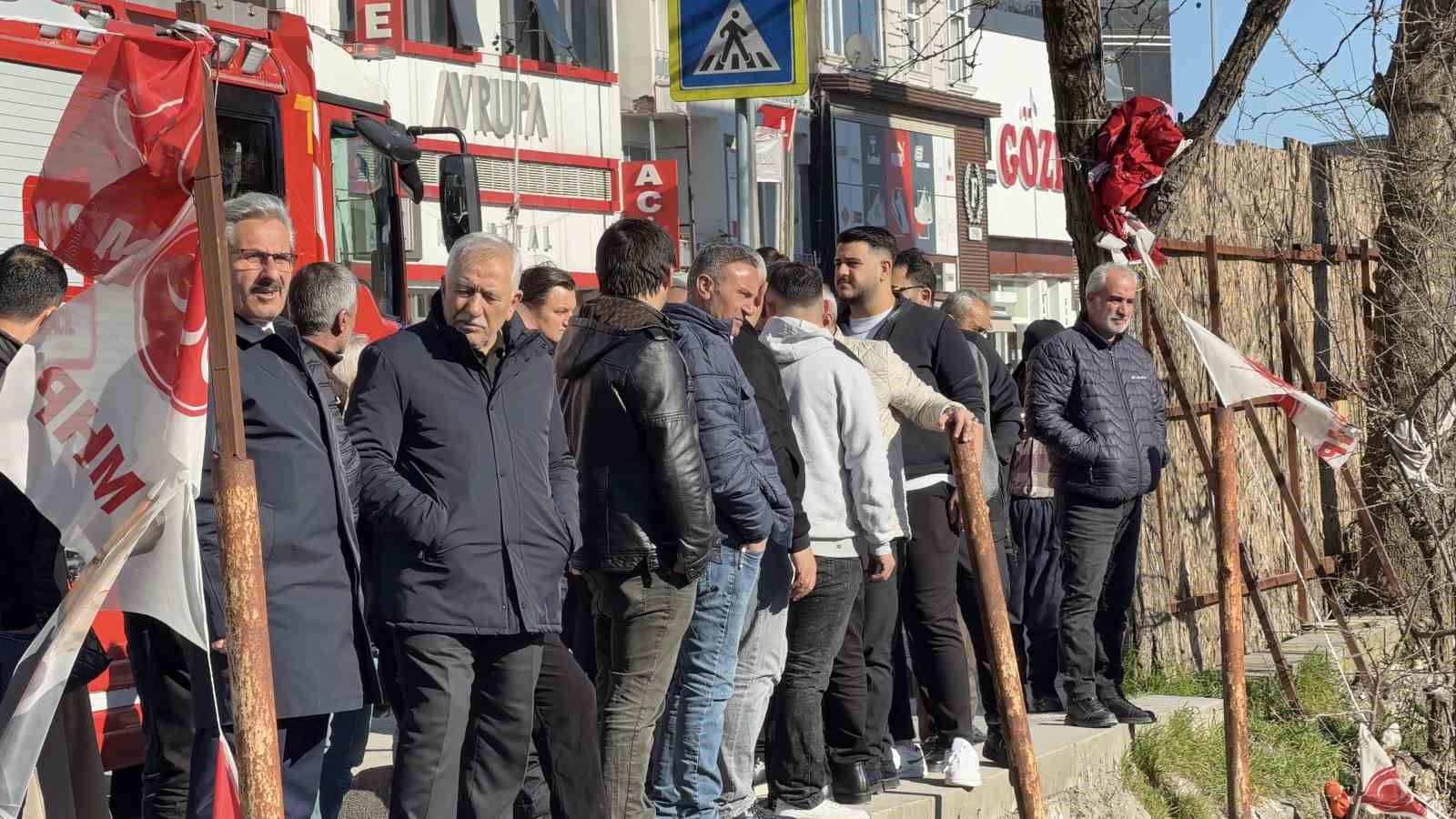 Arnavutköy’de MHP’nin iftar çadırında yangın
