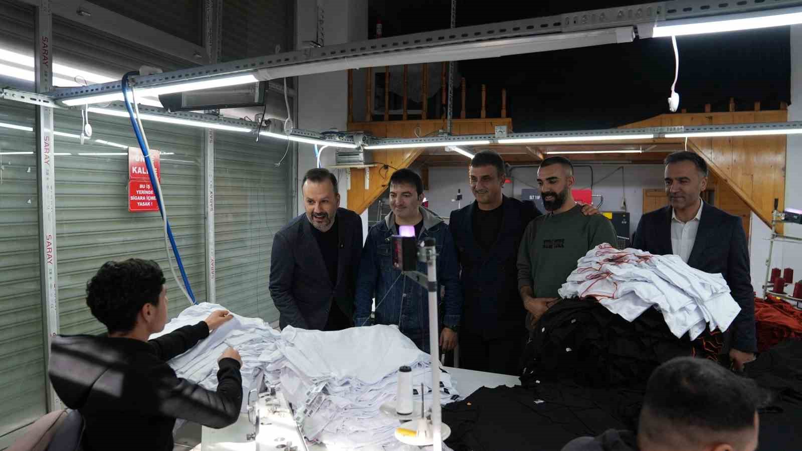 Arnavutköy’de Radyocular atölyede üretimin kalbine kulak verdi
