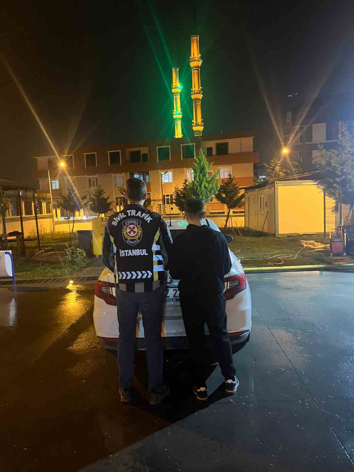 Arnavutköy’de trafikte kavga eden sürücüler, 602 bin TL ceza kesilerek tutuklandı
