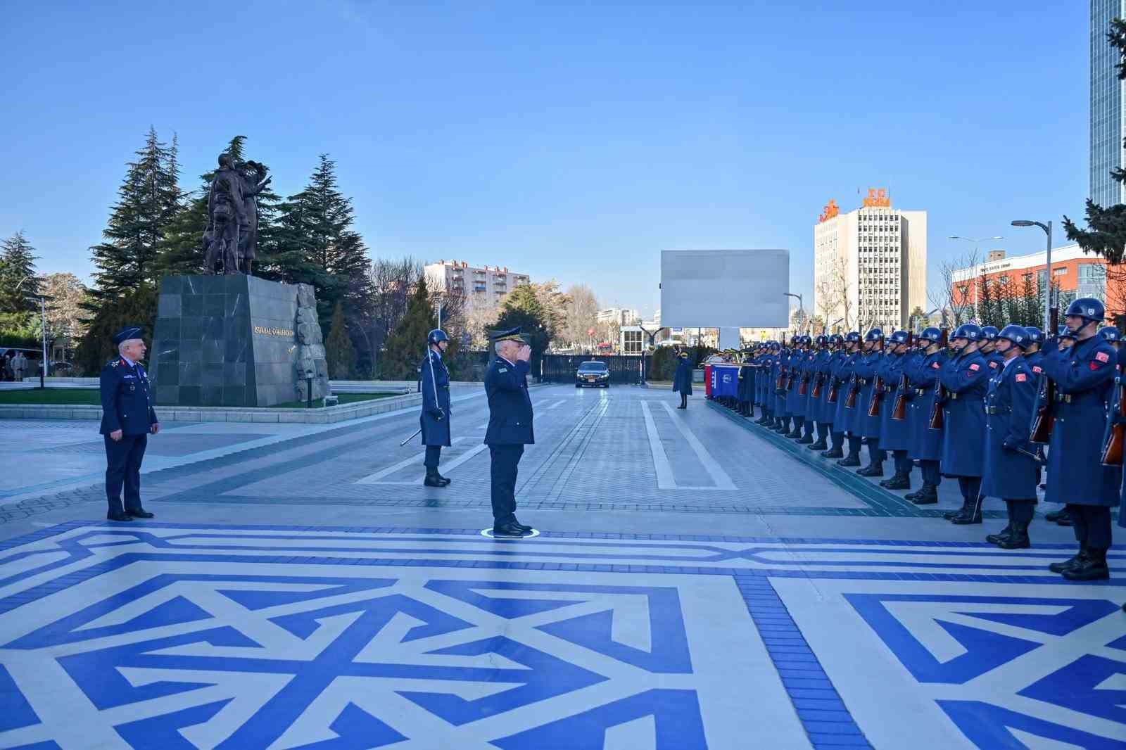 Arnavutluk Hava Kuvvetleri Komutanı Ferdinant Dimo’dan, Türk Hava Kuvvetleri Komutanlığına ziyaret
