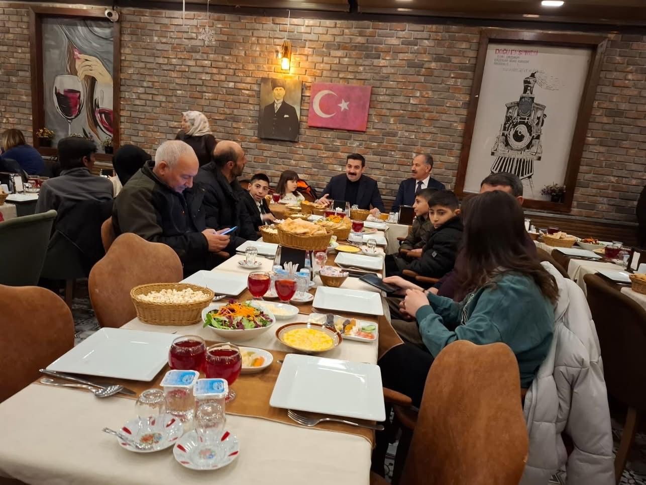 Arpaçay’da ebeveyn kaybı yaşayan çocuklar için iftar programı
