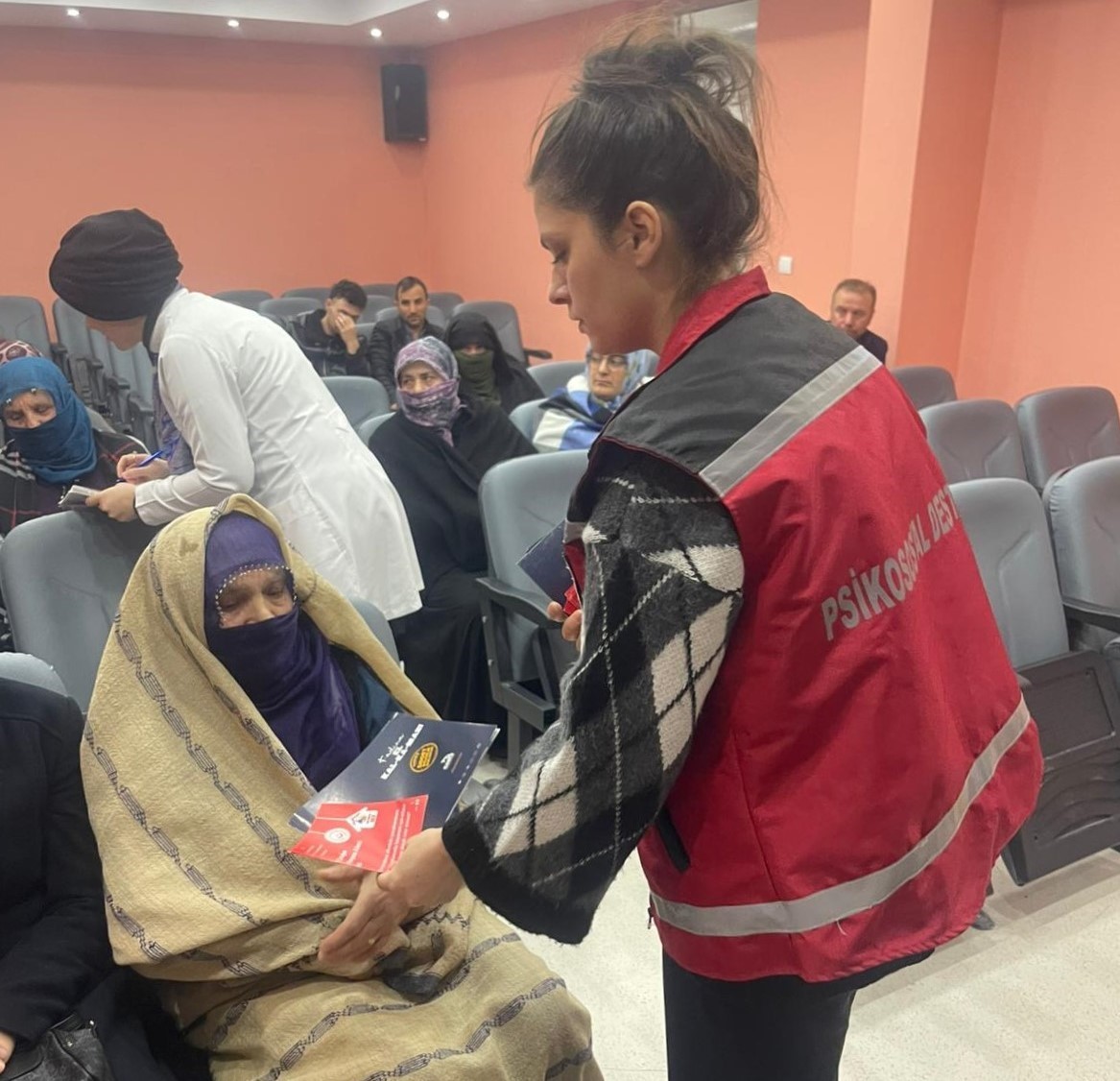 Arpalı’da ‘Birlikte Güçlü Bir Aileyiz’ projesi veli ve öğretmenlere anlatıldı
