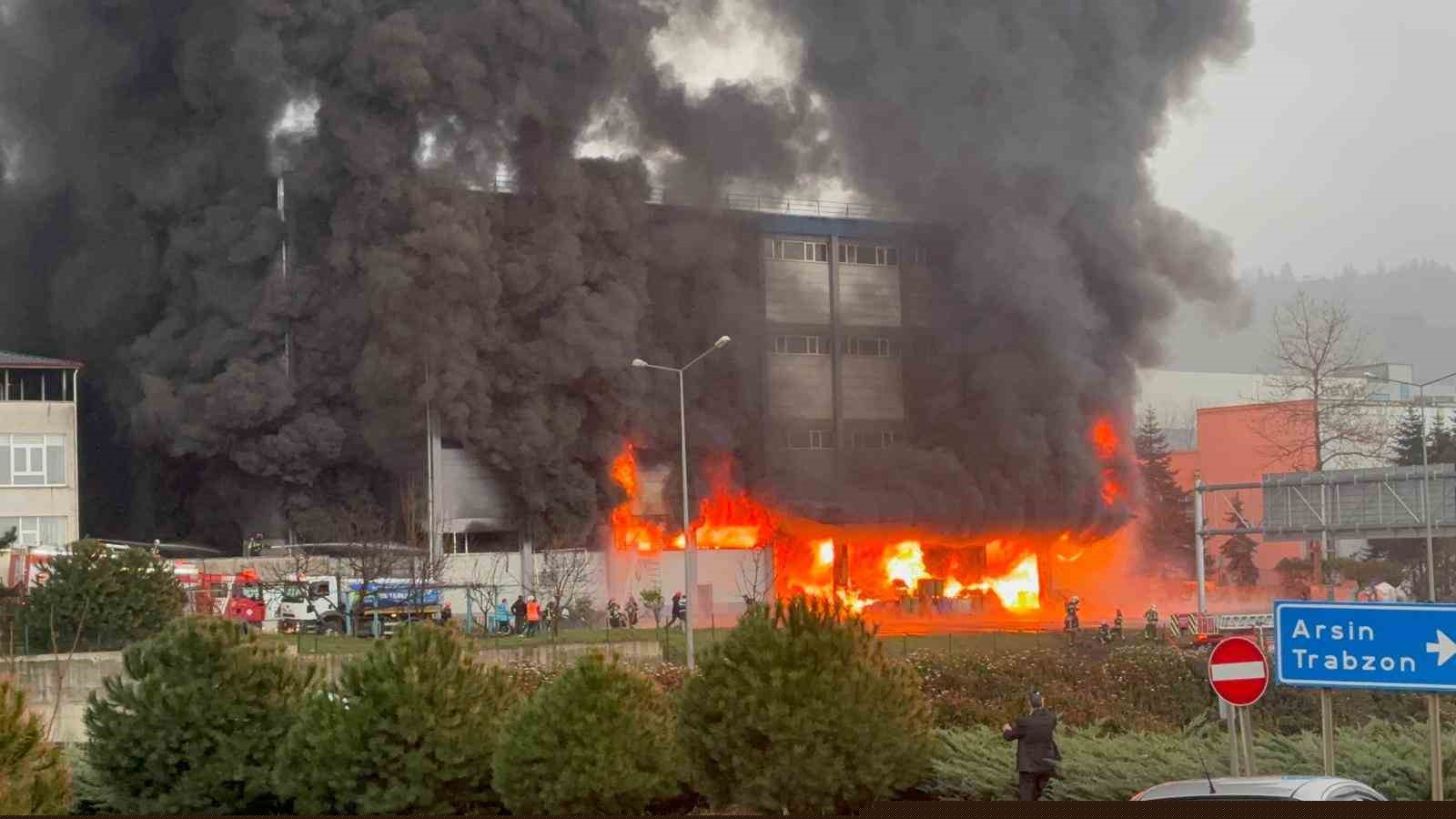 Arsin OSB Yönetim Kurulu Başkanı Sakarya: "Çok şükür şu anda bir can kaybı yok"
