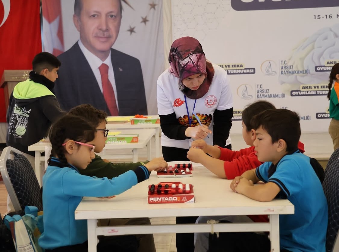 Arsuz’da akıl ve zeka oyunları turnuvası başladı
