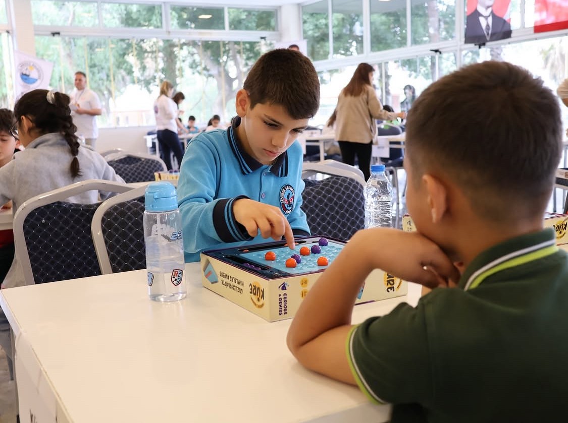 Arsuz’da akıl ve zeka oyunları turnuvası başladı
