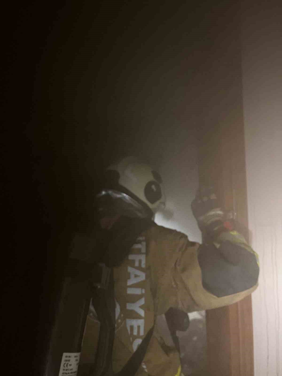 Arsuz’da ev alevlere teslim oldu
