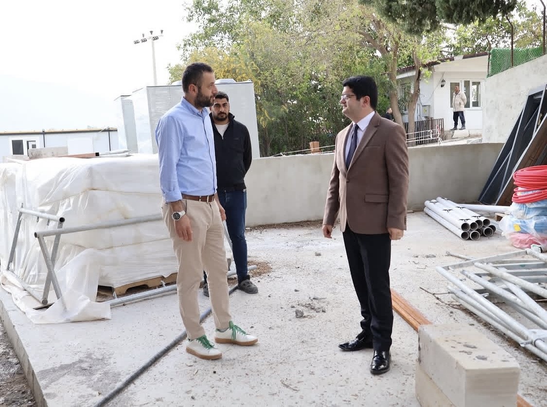 Arsuz’da sosyal hizmet merkezi binasında çalışmalar sürüyor
