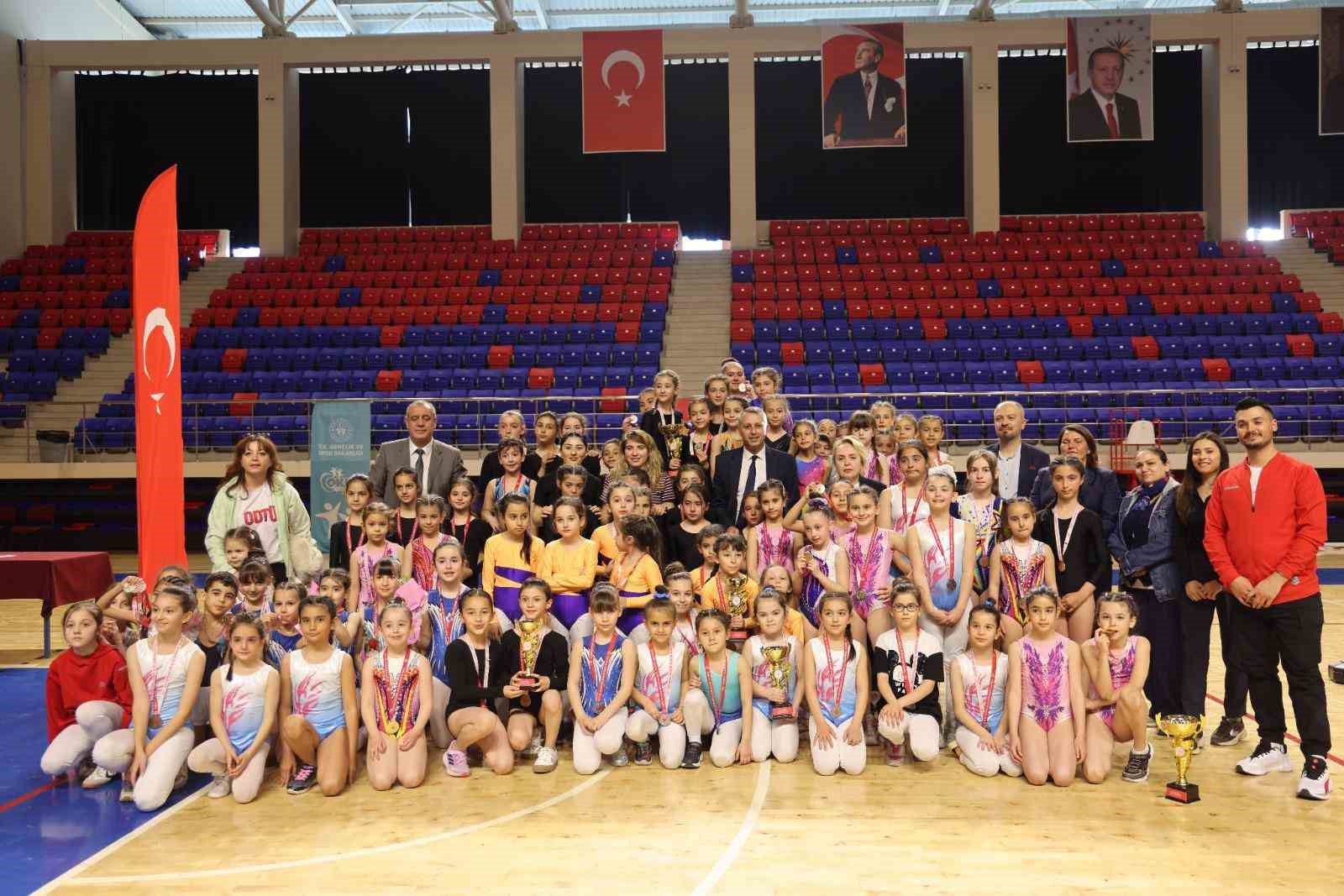 Artistik cimnastik müsabakaları tamamlandı
