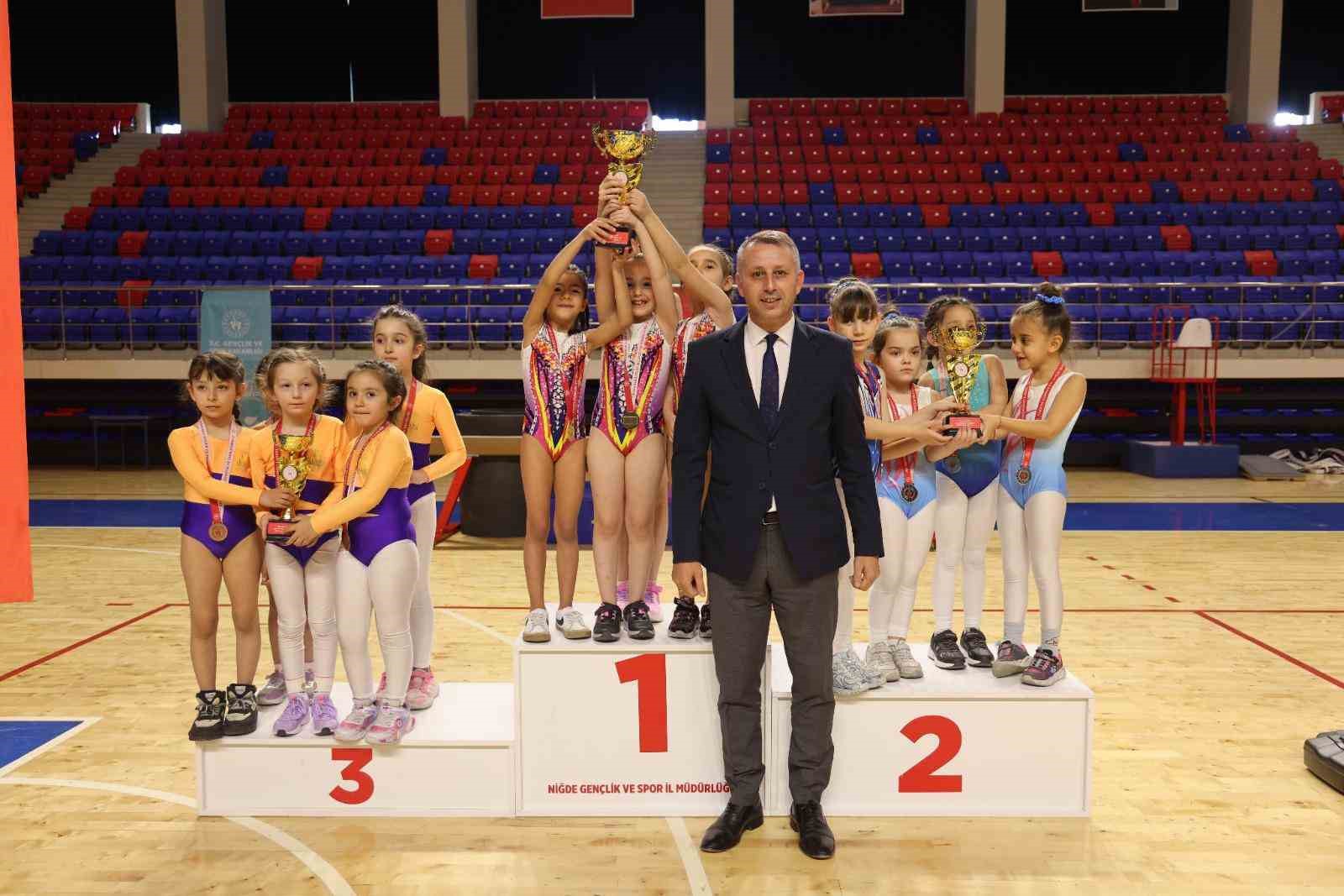 Artistik cimnastik müsabakaları tamamlandı
