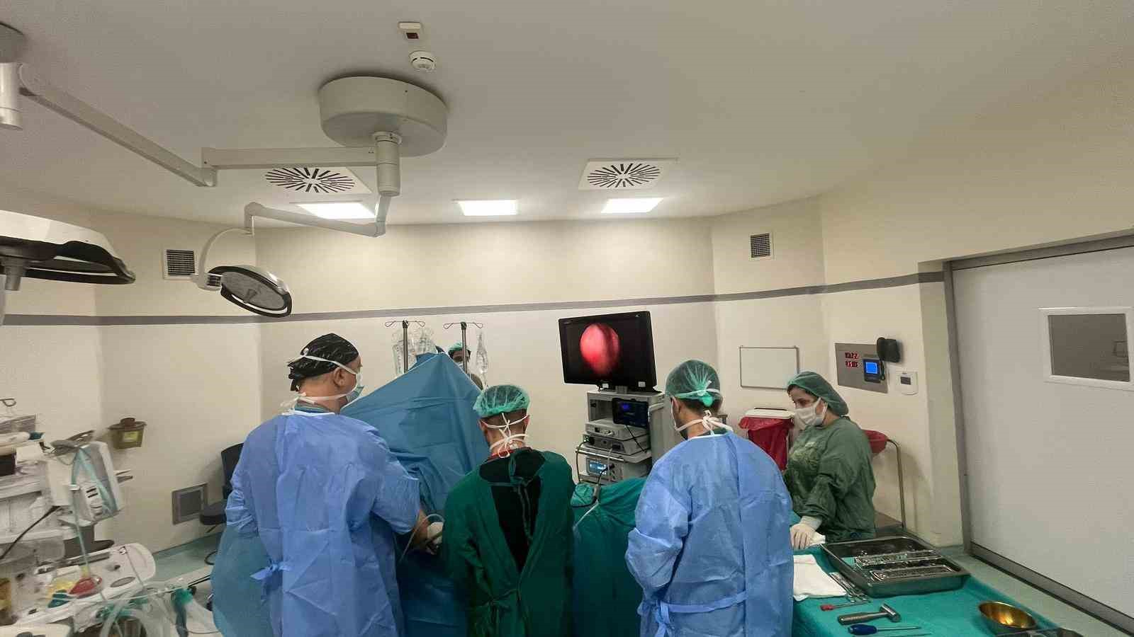 Artroskopik cerrahi ile omuz ağrılarına son
Artroskopik cerrahi ile omuz ağrılarına son