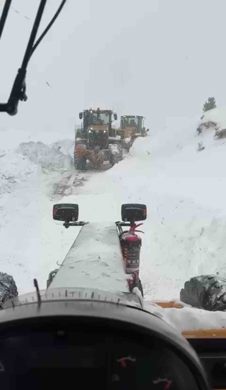 Artvin Valisi Turan Ergün: "3 çobanın çığ altında kaldığı yönünde bir bilgi geldi"
