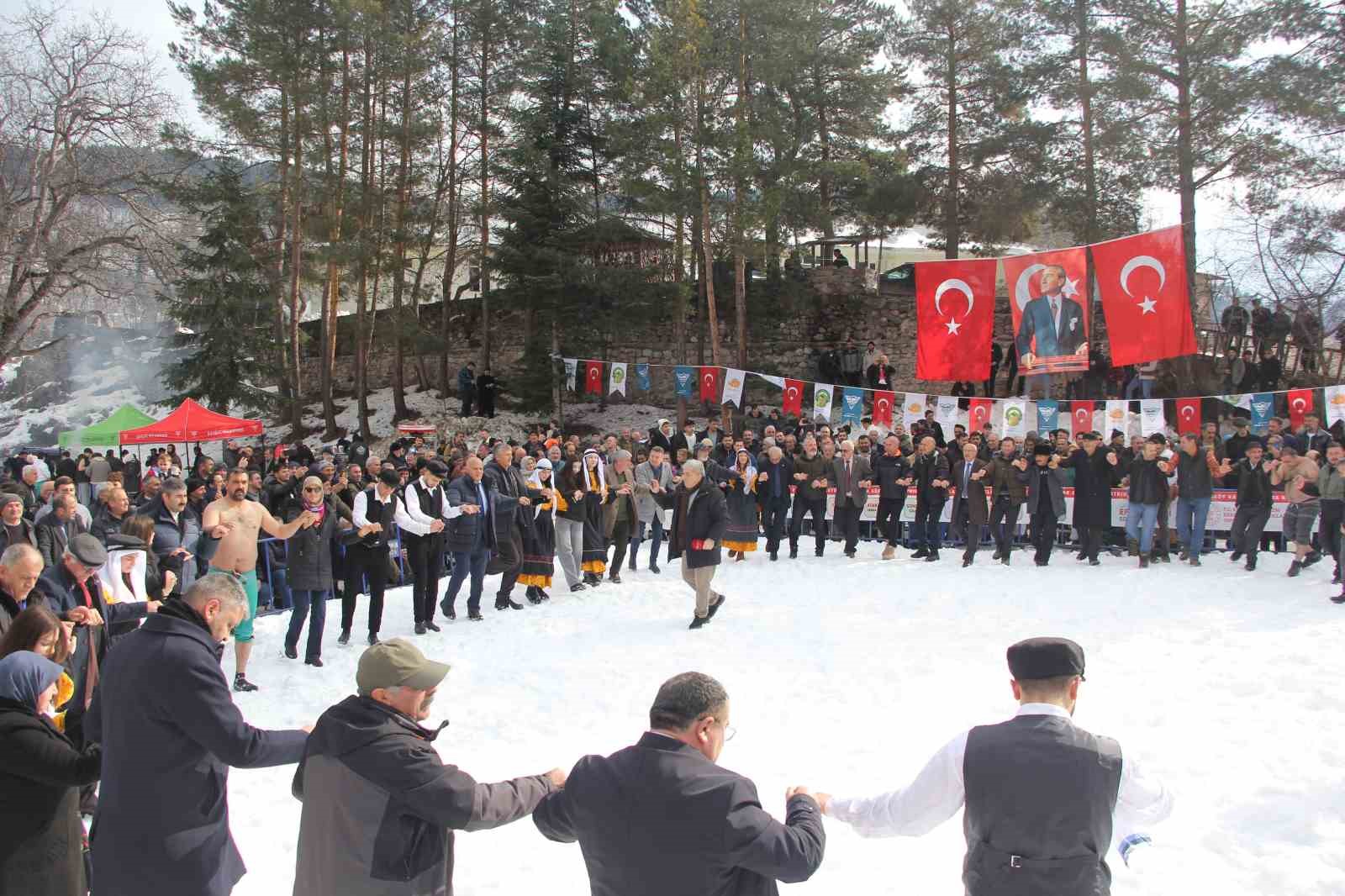 Artvin’de 300 yıllık kar üstü karakucak geleneği yaşatılıyor

