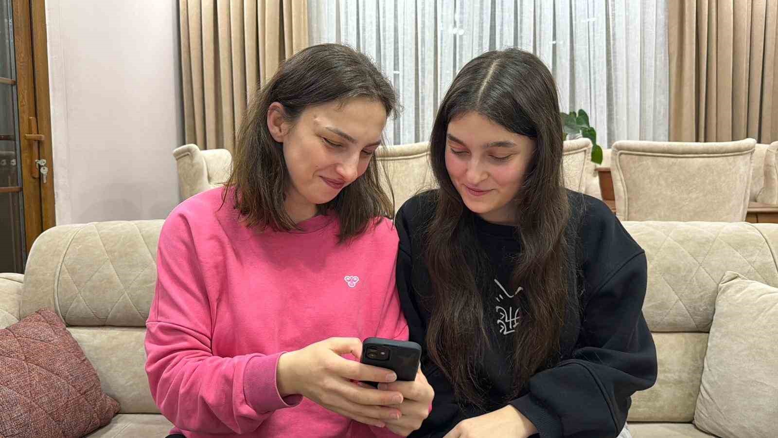 Artvin’de aralarında 11 yaş olan kardeşlerin telefonlarının yüz tanıma şaşkınlığı
