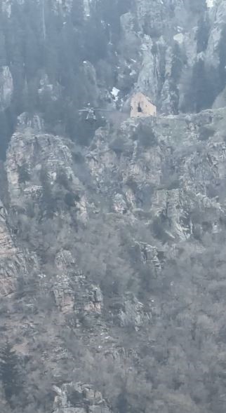 Artvin’de yaylada düşerek yaralanan vatandaş helikopterle kurtarıldı
