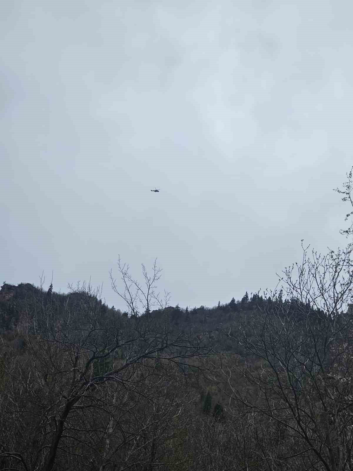 Artvin’de yaylada düşerek yaralanan vatandaş helikopterle kurtarıldı
