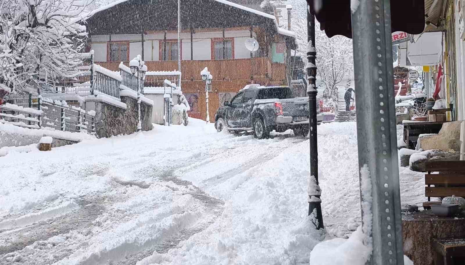 Artvin’in Şavşat ilçesinde eğitime kar engeli
