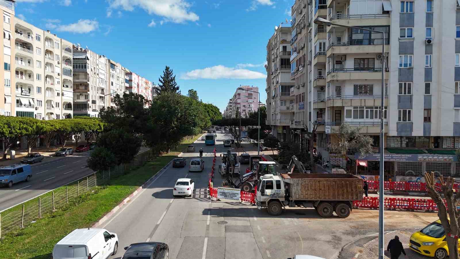 ASAT’dan Muratpaşa ilçesinde 480 milyon TL bedelli içme suyu altyapı güçlendirme çalışması
ASAT’dan Muratpaşa ilçesinde 480 milyon TL bedelli içme suyu altyapı güçlendirme çalışması