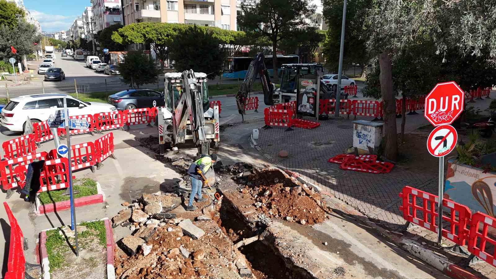 ASAT’dan Muratpaşa ilçesinde 480 milyon TL bedelli içme suyu altyapı güçlendirme çalışması
ASAT’dan Muratpaşa ilçesinde 480 milyon TL bedelli içme suyu altyapı güçlendirme çalışması