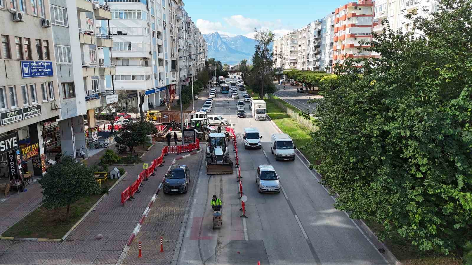 ASAT’dan Muratpaşa ilçesinde 480 milyon TL bedelli içme suyu altyapı güçlendirme çalışması
ASAT’dan Muratpaşa ilçesinde 480 milyon TL bedelli içme suyu altyapı güçlendirme çalışması