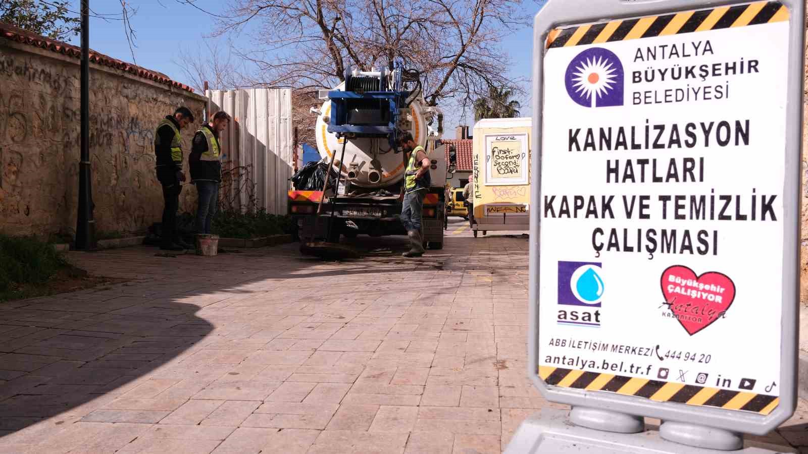 ASAT’tan Kaleiçi’nde kanalizasyon hattı temizliği
ASAT’tan Kaleiçi’nde kanalizasyon hattı temizliği