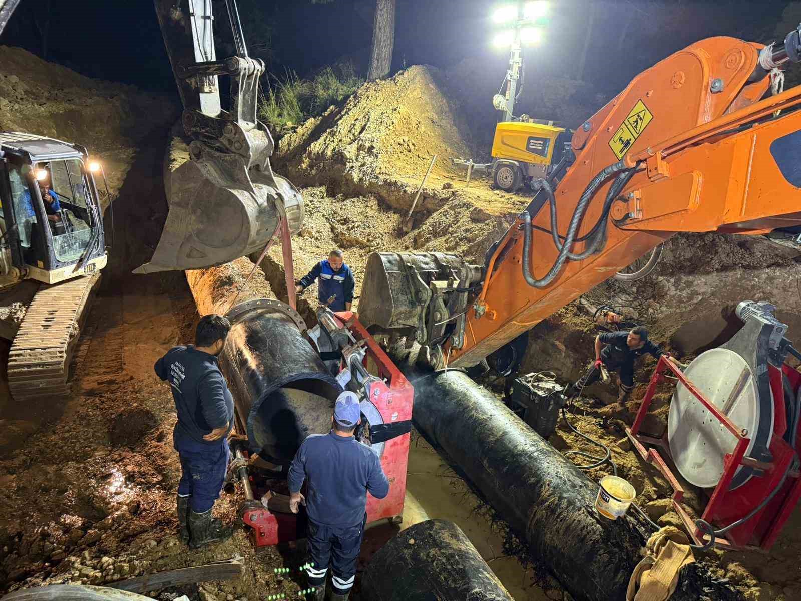 ASAT’tan turizm bölgesinde gece mesaisi
ASAT’tan turizm bölgesinde gece mesaisi